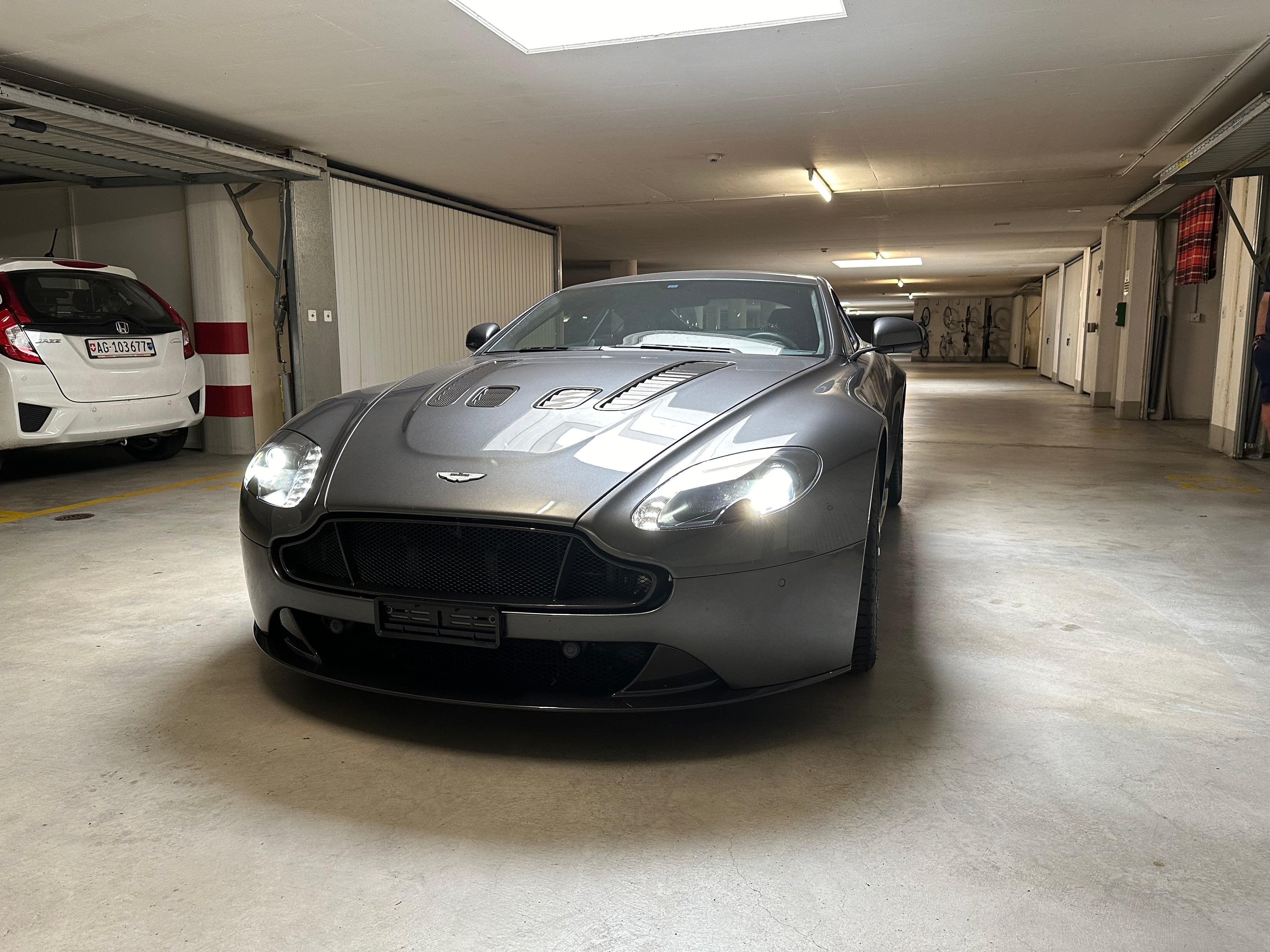 Aston Martin V12 Vantage Coupé 6.0 Sportshift
